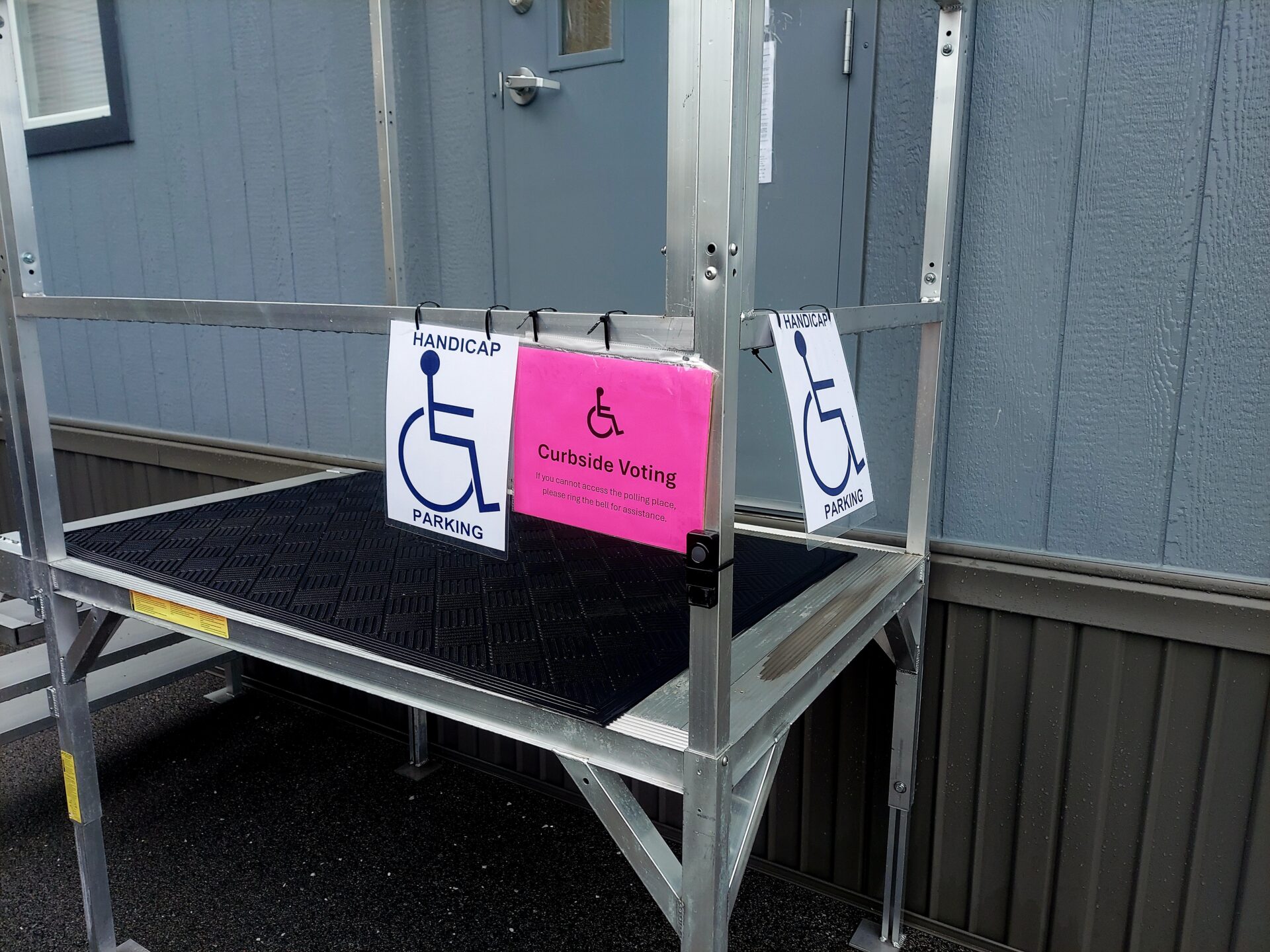 An image of curbside voting in Elkins, WV.